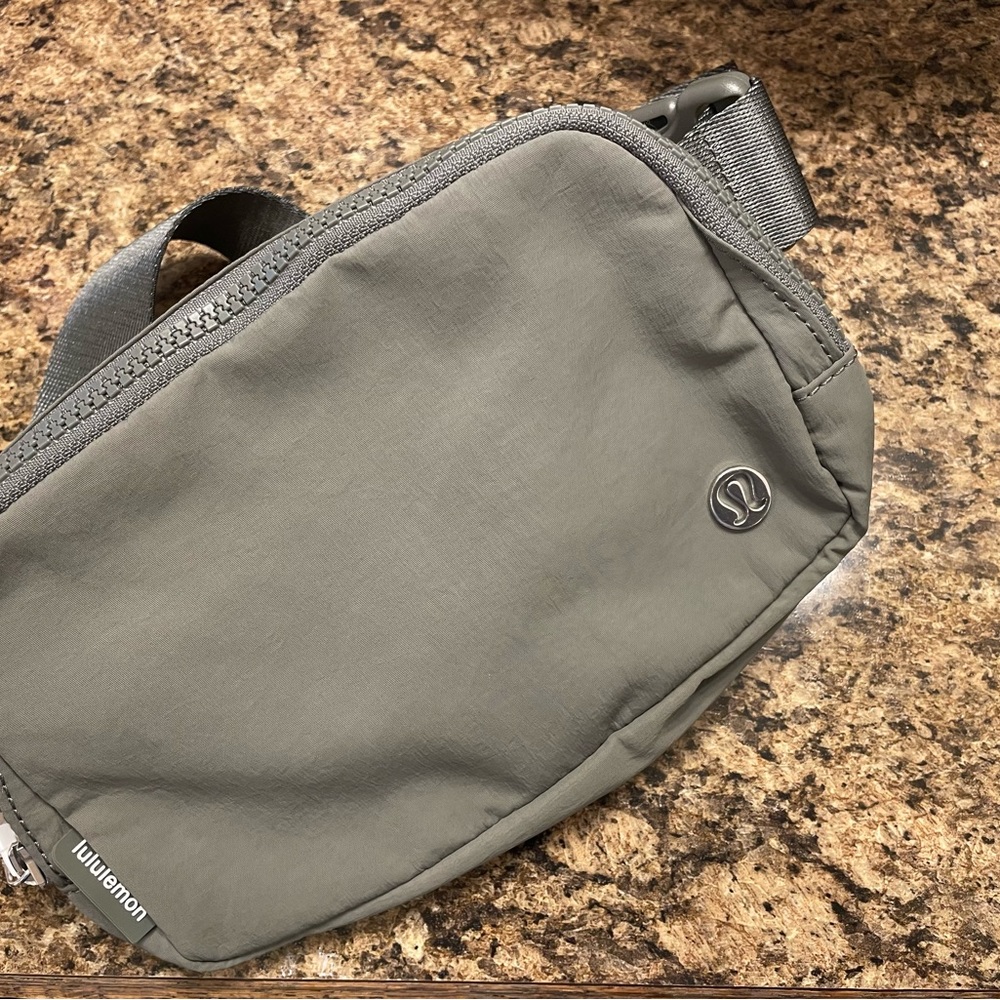Olive green lululemon everywhere belt bag